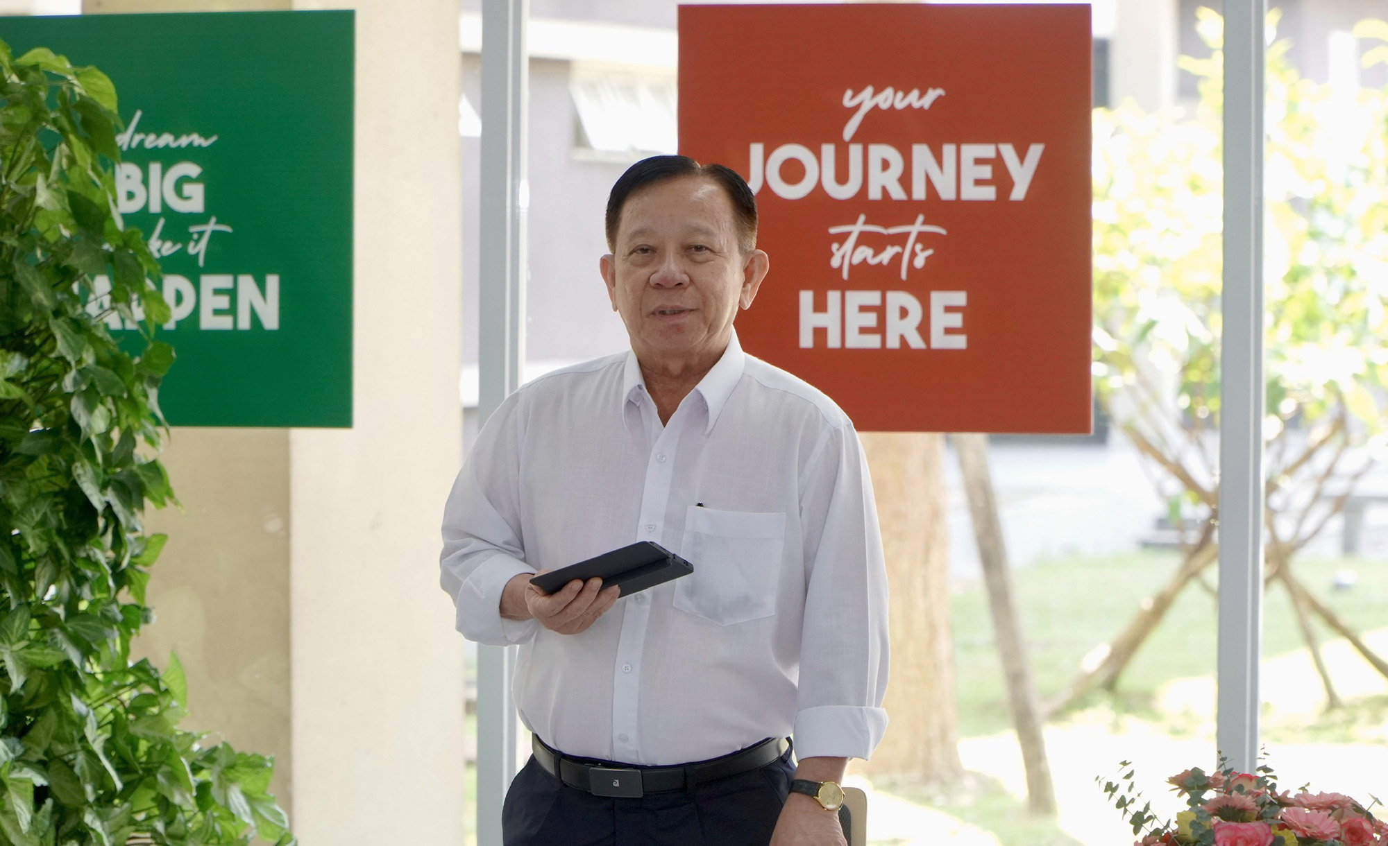 Đồng chí Nguyễn Văn Hùng – Chủ tịch HĐQT Tổng Công ty Becamex IDC phát biểu tại buổi làm việc.